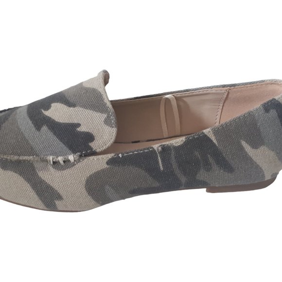 Sugar Women Fabric Camoflauge Shoe Size 6M Pointed Toe Slip On Flats - Picture 2 of 7